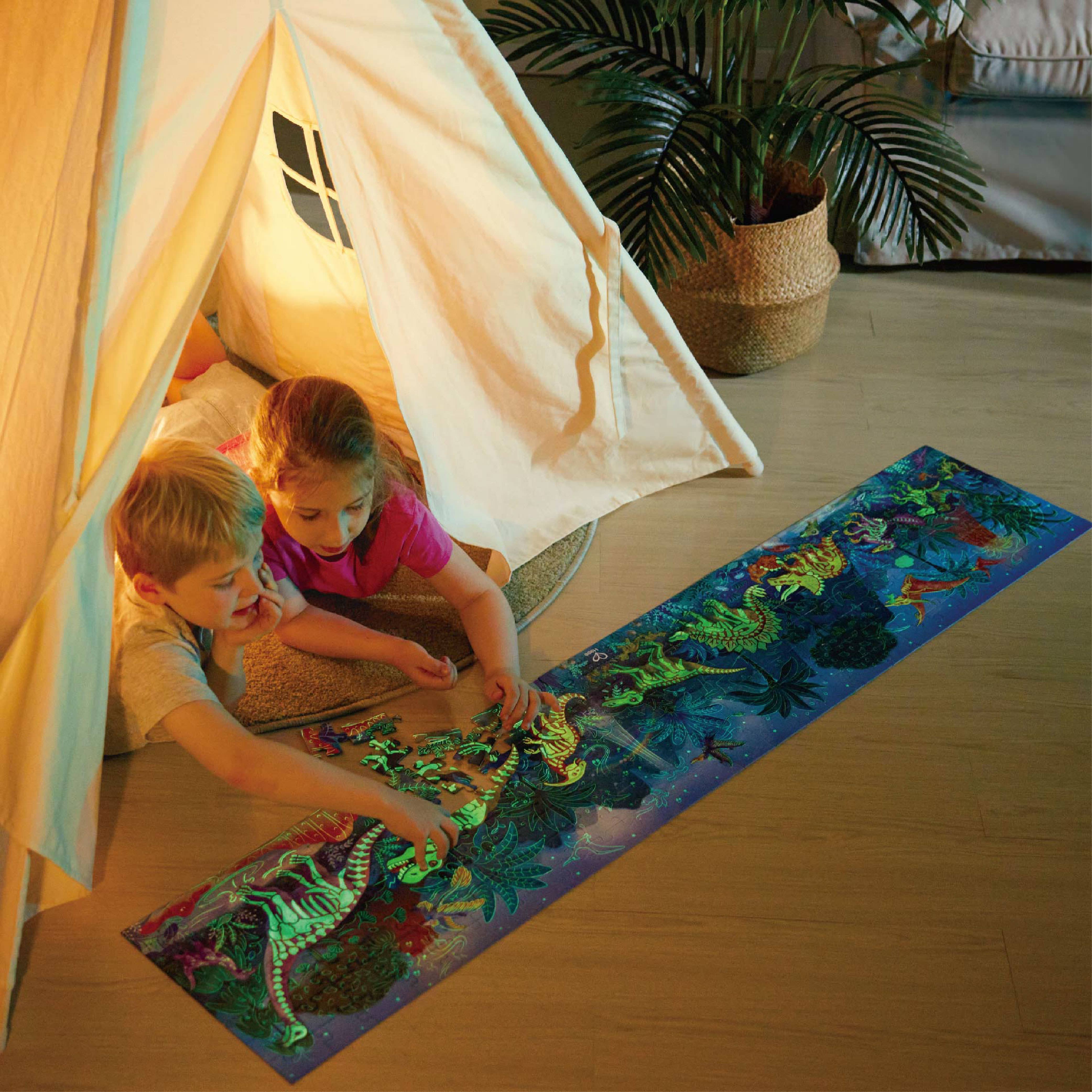 Hape Toys - Dinosaurs Puzzle - Glow in the Dark!