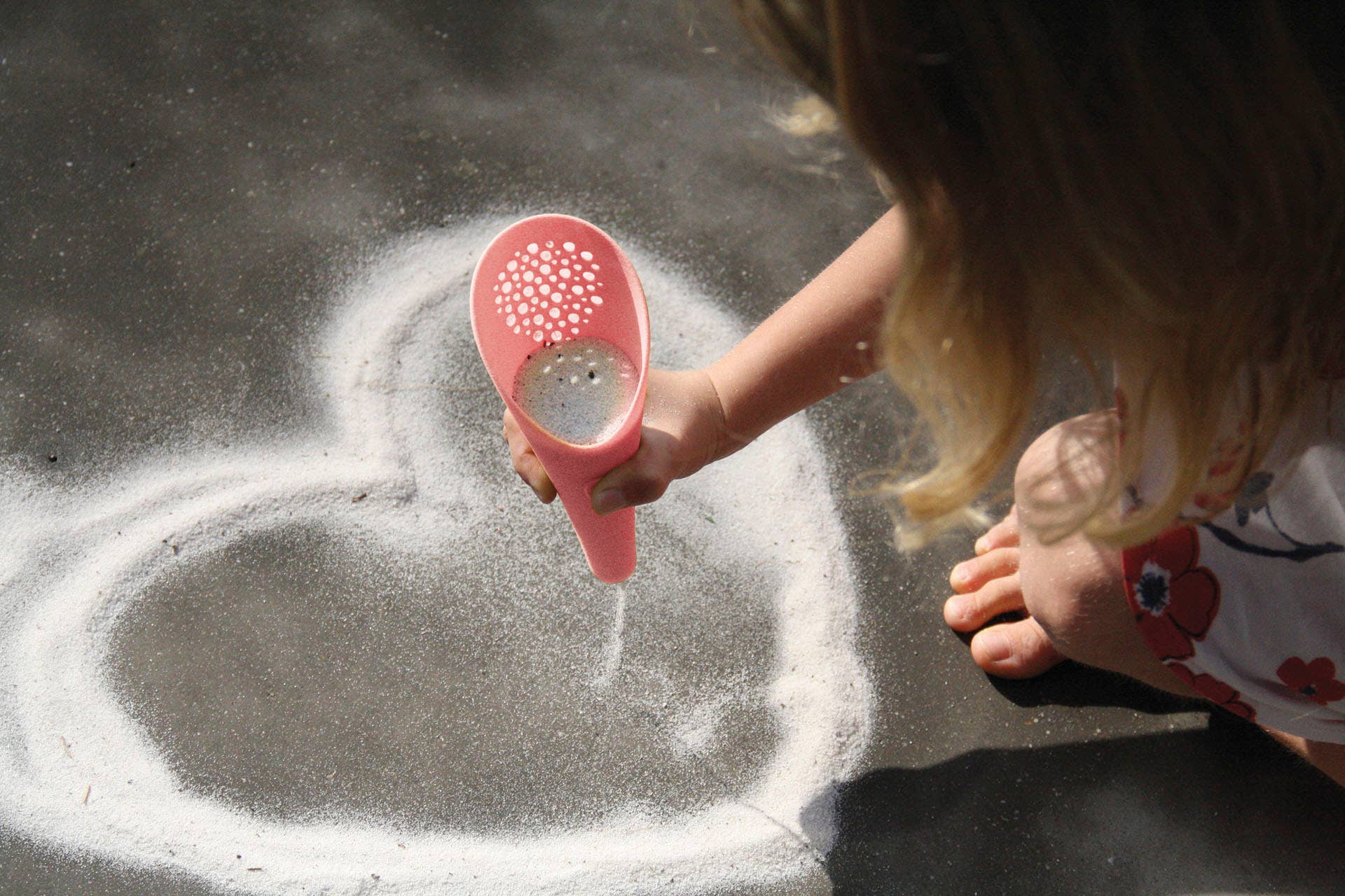 Quut Toys - Beach Set - Mini Ballo, Cuppi and Magic Sand Shape