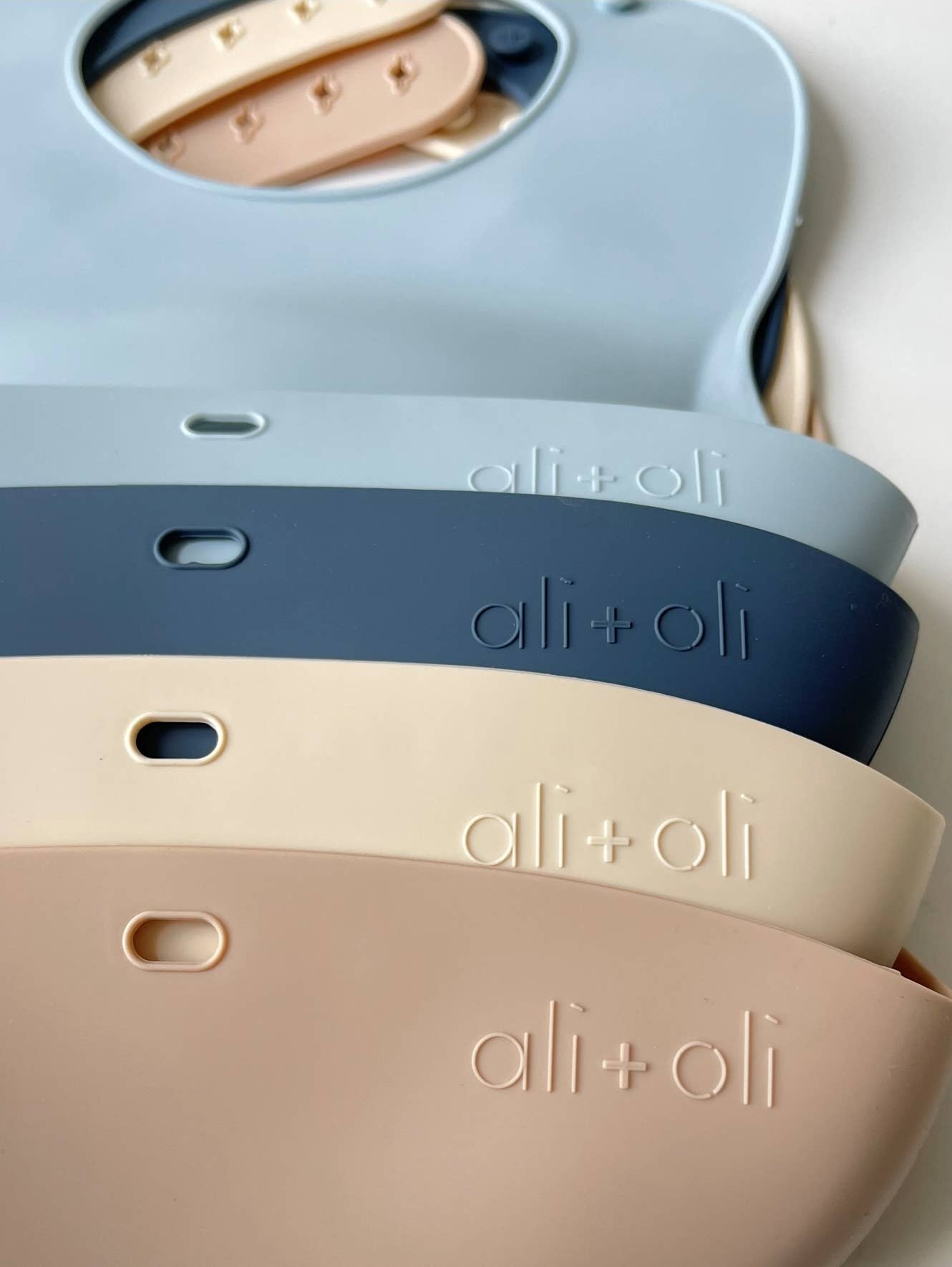 Ali+Oli - Silicone Baby Bib (Sky)