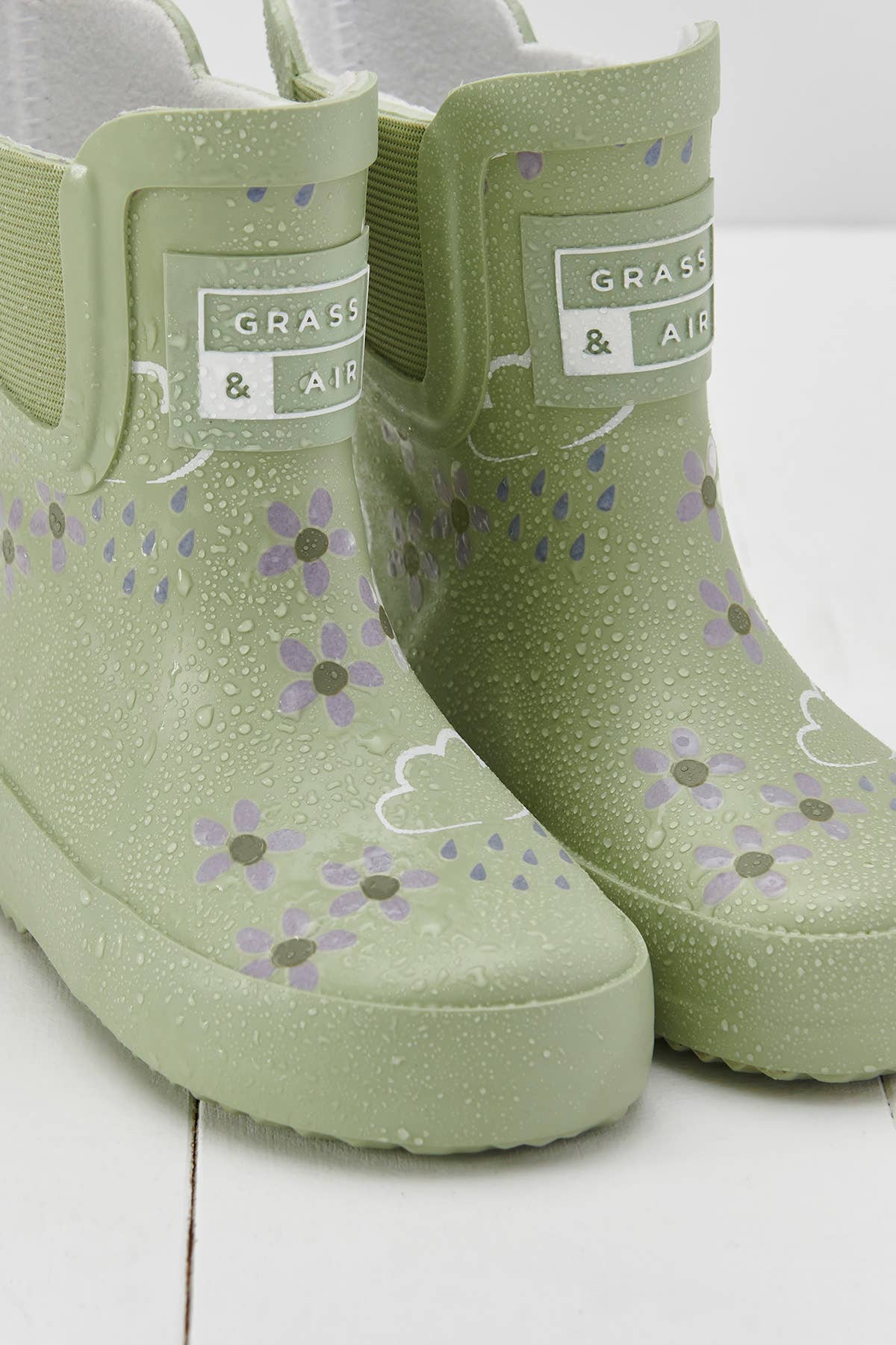 Grass & Air - Spring Green Floral Short Color-Changing Kids Rainboots