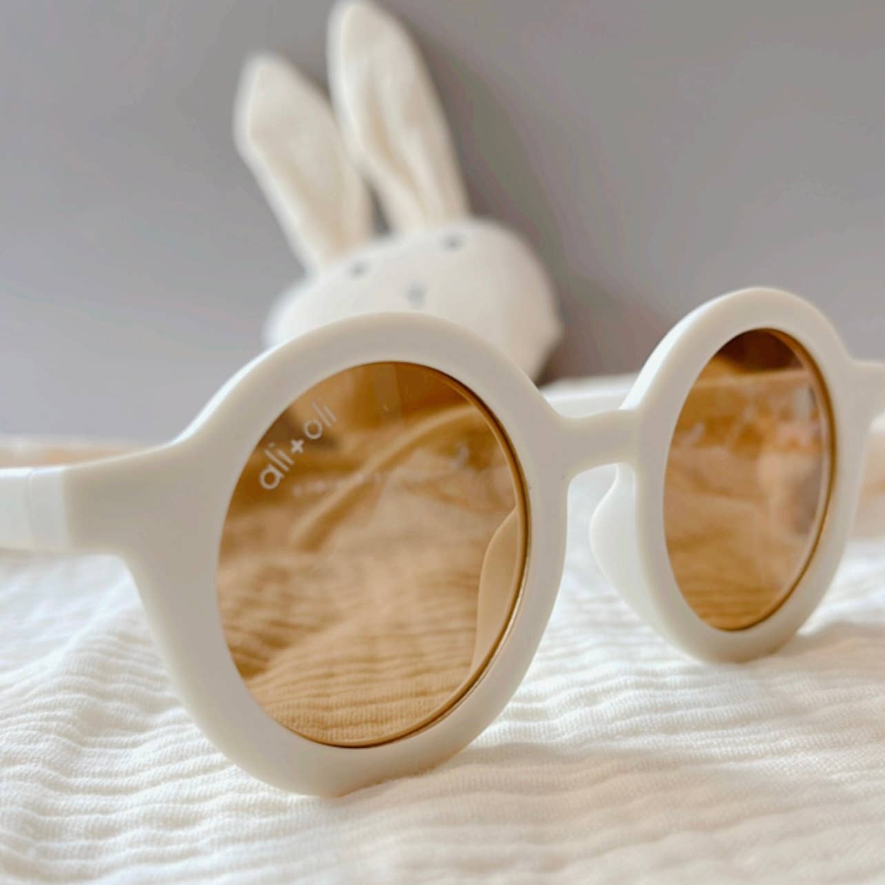 Ali+Oli - Kids Sunglasses Round (Vanilla) - Little Stars Toy Store & PlayhouseAli+Oli