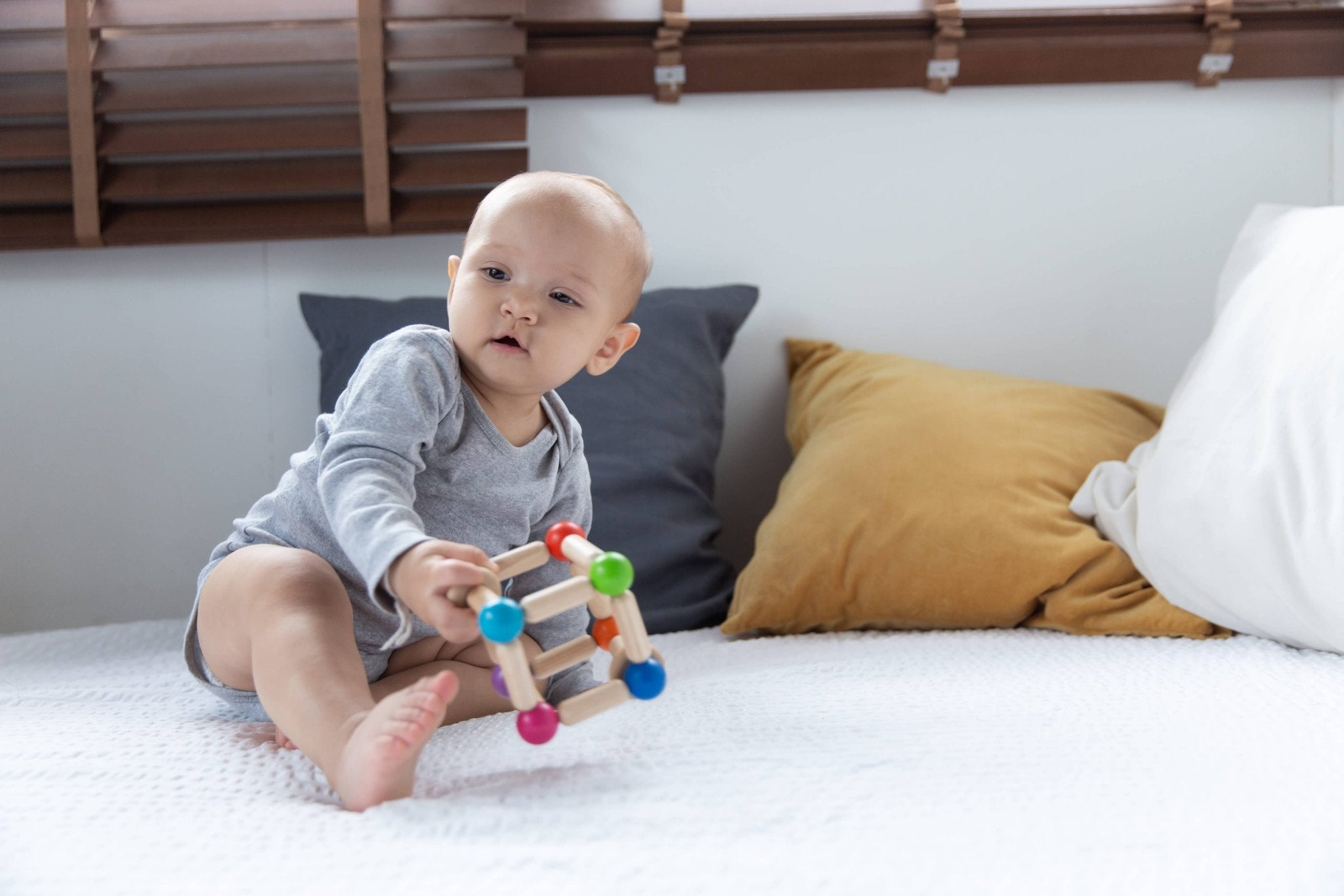 PlanToys - Square Clutching Toy - Little Stars Toy Store & PlayhousePlanToys